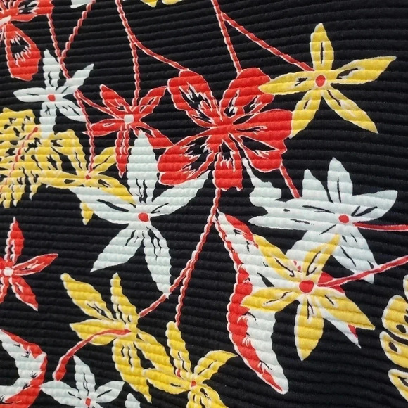 2/$25-Quintsoul  NWOT Ribbed Floral One Piece Shoulder Tie Side Tie Size Small - Picture 8 of 13